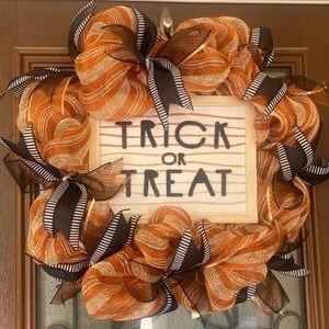 Halloween wreath- Trick or Treat
